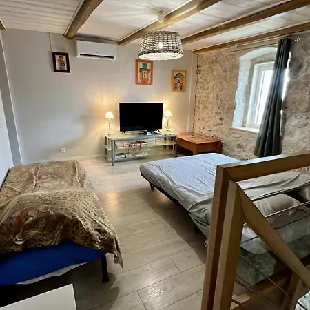 Farm stay La Ferme Aux Diligences Neydens